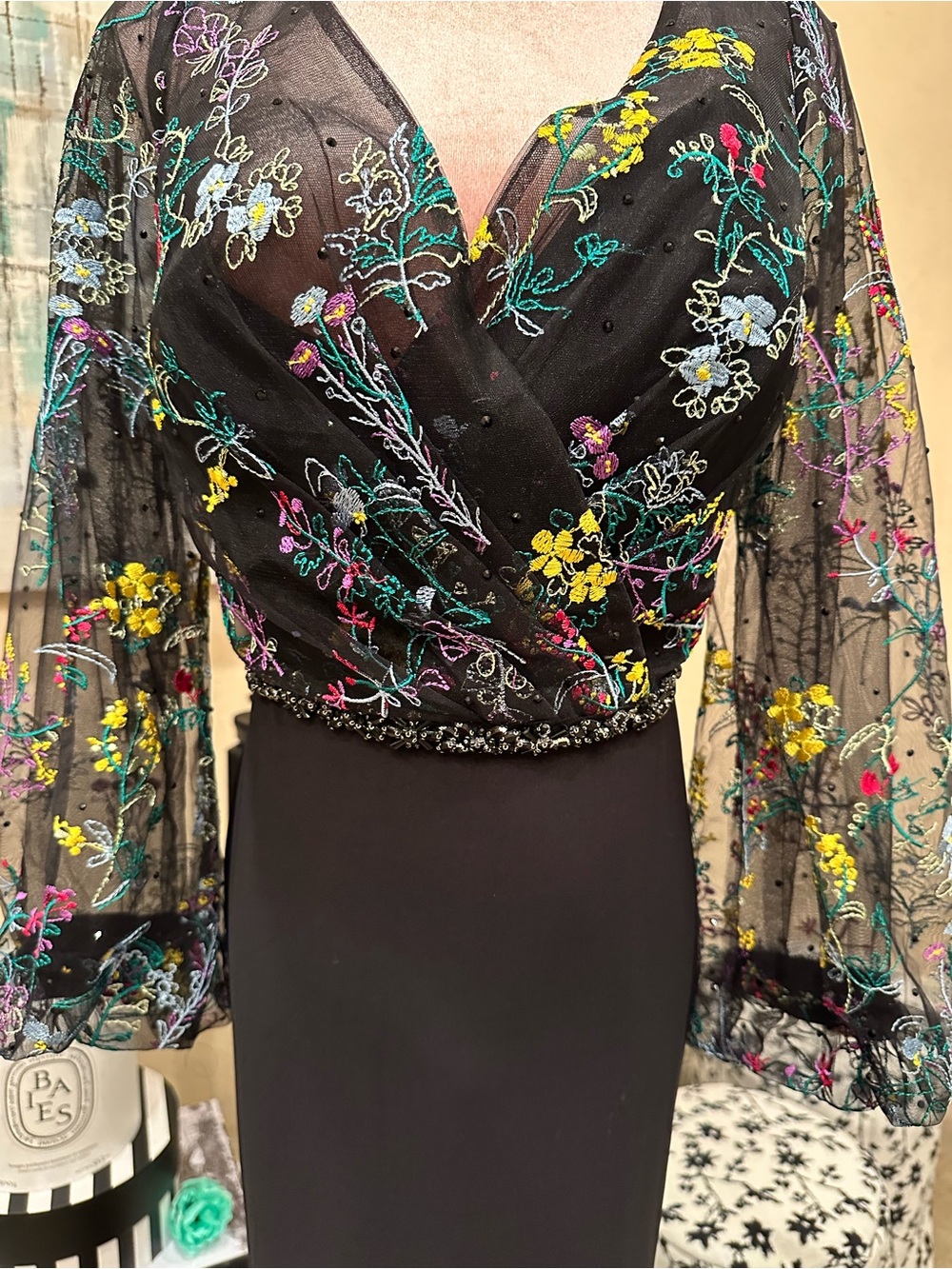 MAC DUGGAL DRESS - Picture 3 of 7